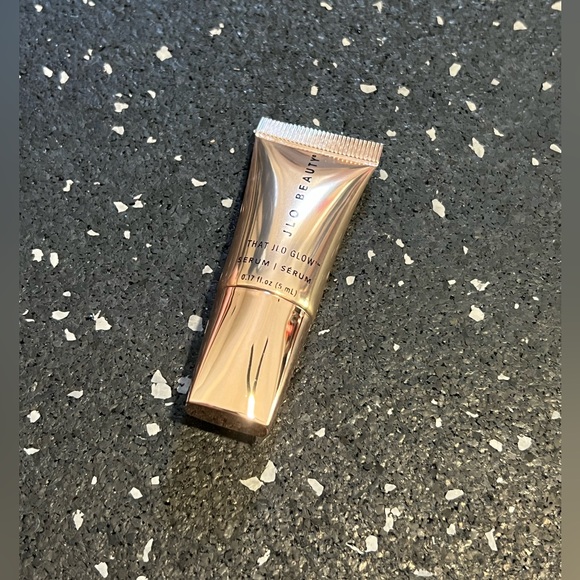 JLO BEAUTY | That JLo Glow™ Brightening & Firming Serum with Niacinamidel - Picture 7 of 8